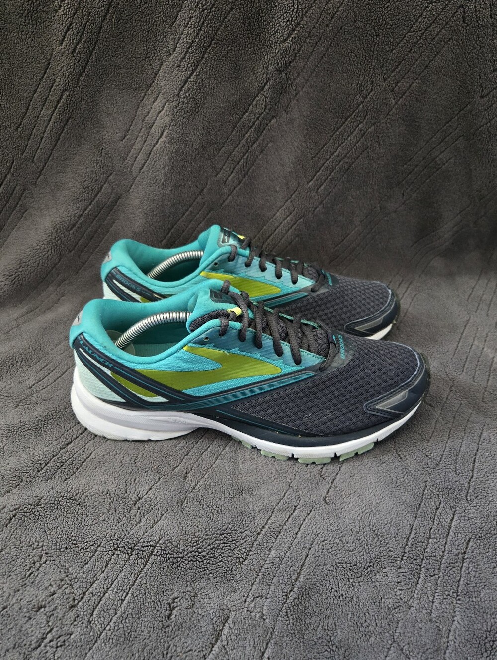 Brooks Launch 4 Running Shoes Womens Sz 9 Athletic Sneakers Trainers Gray.